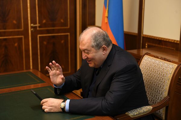 От президента будущему президенту: Саркисян сделал сюрприз герою проекта Sputnik Армения - Sputnik Армения