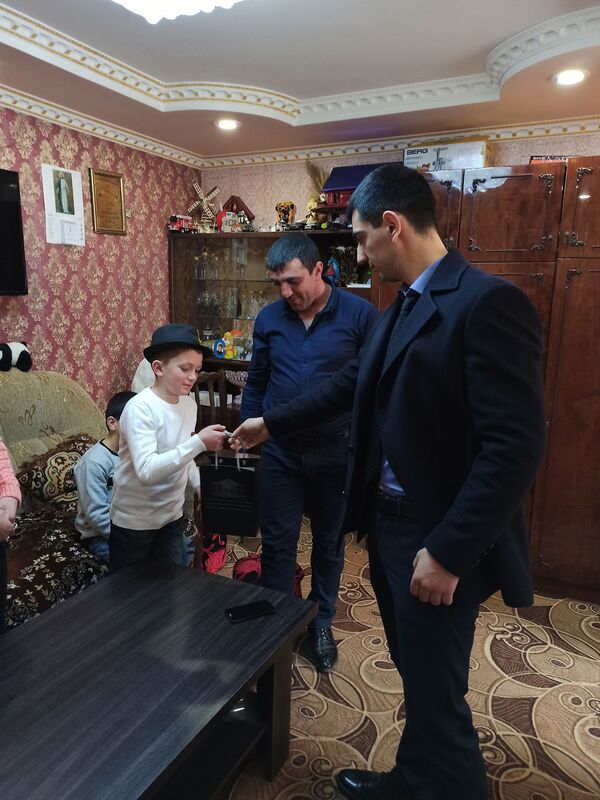 От президента будущему президенту: Саркисян сделал сюрприз герою проекта Sputnik Армения - Sputnik Армения