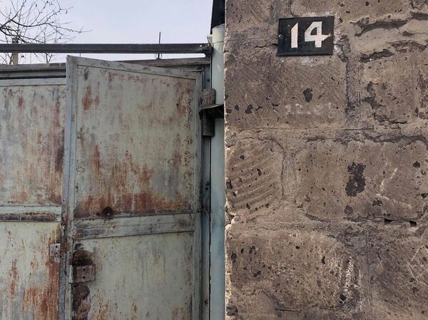 Есть брат, но он в России: директор школы рассказала о семье избитой армянской девочки Есть брат, но он в России: директор школы рассказала о семье избитой армянской девочки - Sputnik Армения