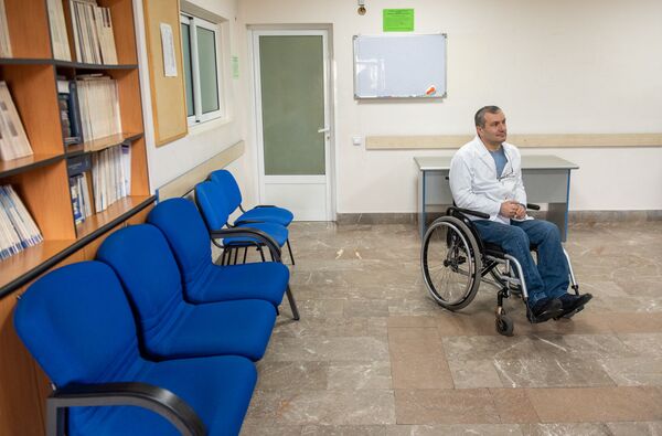 Ինչ է փոխվում բժշկի կյանքում, երբ հայտնվում է պացիենտի կարգավիճակում Ինչ է փոխվում բժշկի կյանքում, երբ հայտնվում է պացիենտի կարգավիճակում - Sputnik Արմենիա