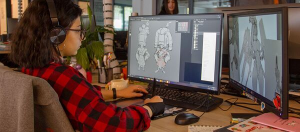 Сотрудница Rockbite Games за работой - Sputnik Արմենիա