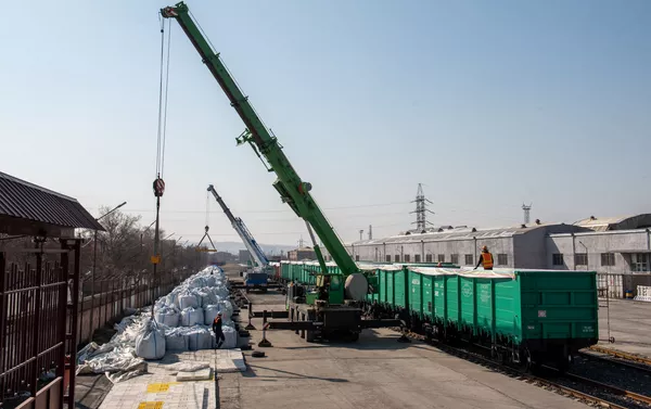 Ввод в строй новых вагонов Южно-Кавказской железной дороги для перевозки руды (9 марта 2020). Еревaн Ввод в строй новых вагонов Южно-Кавказской железной дороги для перевозки руды (9 марта 2020). Еревaн - Sputnik Армения