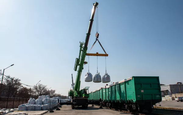 Ввод в строй новых вагонов Южно-Кавказской железной дороги для перевозки руды (9 марта 2020). Еревaн Ввод в строй новых вагонов Южно-Кавказской железной дороги для перевозки руды (9 марта 2020). Еревaн - Sputnik Армения