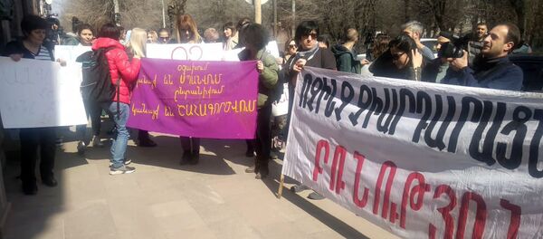 Мирная акция Нет насилию: на улице и дома (9 марта 2020). Гюмри - Sputnik Армения