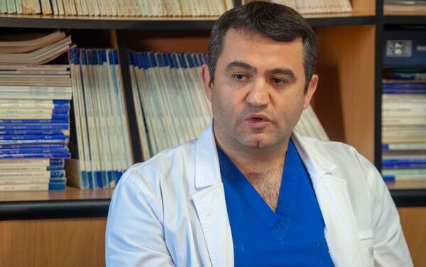 Гагик Гебоян, кардиохирург в больнице Норк-Мараш на пресс-конференции (9 марта 2020). Еревaн - Sputnik Армения
