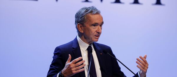 Исполнительный директор LVMH luxury group Бернар Арно объявляет результаты за 2019 год (28 января 2020). Париж Исполнительный директор LVMH luxury group Бернар Арно объявляет результаты за 2019 год (28 января 2020). Париж - Sputnik Արմենիա