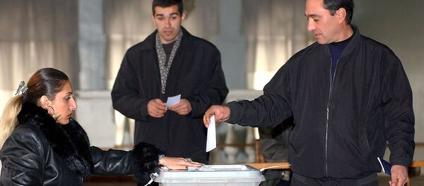 Референдум по конституционным поправкам, одобренным Западом, но бойкотированных оппозицией (27 ноября 2005). Еревaн - Sputnik Արմենիա