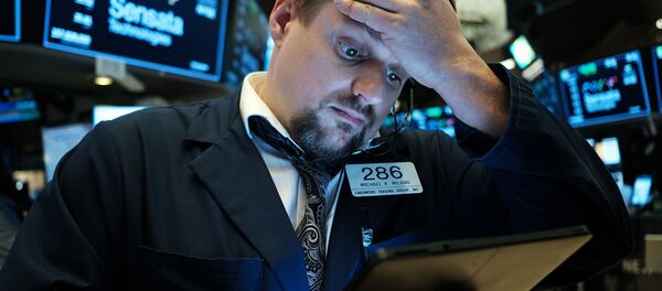 Трейдер Нью-Йоркской фондовой биржи после резкого обвала цен (10 марта 2020). - Sputnik Армения