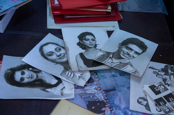 Երգի պետական թատրոնում 1992թ–ից «պահած» չհրկիզվող պահարան են գտել, ներսում` ինչ ասես - Sputnik Արմենիա