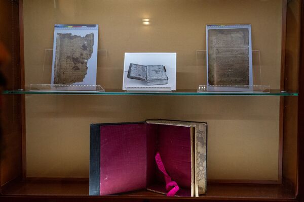 Միջնադարում 2-րդ «սորտի» գիրք էր համարվում. Մատենադարանում կարևոր ձեռագիր են վերականգնել Միջնադարում 2-րդ «սորտի» գիրք էր համարվում. Մատենադարանում կարևոր ձեռագիր են վերականգնել - Sputnik Արմենիա