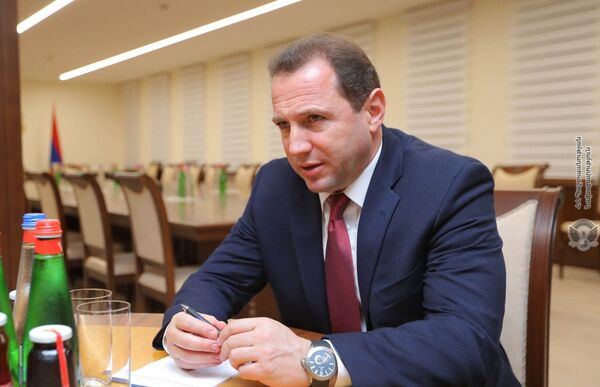 Տոնոյանն ընդունել է Անջեյ Կասպրշիկին. դեսպանը պատրաստ է առավելագույն ջանքեր գործադրել Տոնոյանն ընդունել է Անջեյ Կասպրշիկին. դեսպանը պատրաստ է առավելագույն ջանքեր գործադրել - Sputnik Արմենիա