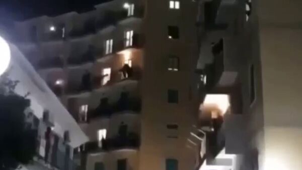 Флешмоб на балконах Италии против коронавируса - Sputnik Армения