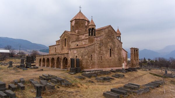 Кровь Одзнеци и святой источник: как вера помогает армянам не сдаваться Мраку коронавируса Кровь Одзнеци и святой источник: как вера помогает армянам не сдаваться Мраку коронавируса - Sputnik Армения