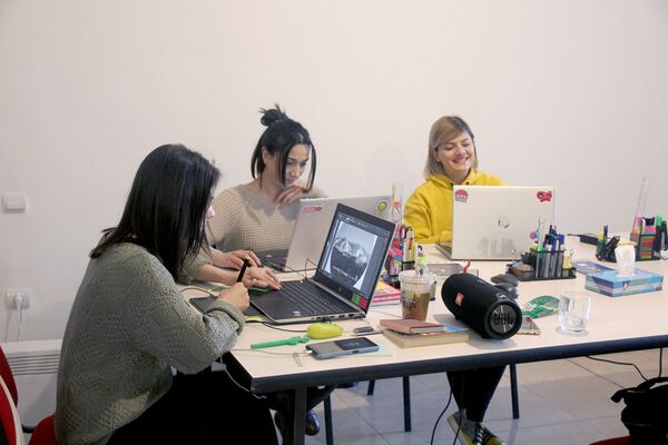 «Ֆեմինիստներ չենք, բայց ամեն ինչ կարողանում ենք»․ երեք ընկերուհու հաջողության բանաձևը - Sputnik Արմենիա