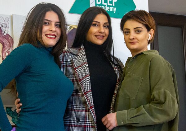 Это вам не салон красоты: как три подруги в Армении раскрутили чисто мужской бизнес - Sputnik Армения