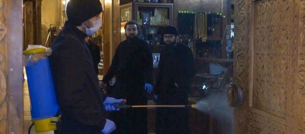 В главном православном соборе Грузии - Самеба, провели дезинфекцию против коронавируса В главном православном соборе Грузии - Самеба, провели дезинфекцию против коронавируса - Sputnik Армения