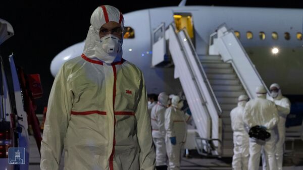 Ինչպես են դիմավորել Իտալիայից Հայաստան ժամանած 67 քաղաքացիներին. լուսանկարներ Ինչպես են դիմավորել Իտալիայից Հայաստան ժամանած 67 քաղաքացիներին. լուսանկարներ - Sputnik Արմենիա