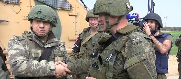 Эксклюзивные кадры: российские и турецкие военные провели первое патрулирование в Идлибе - Sputnik Армения