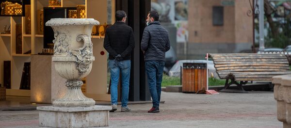 Молодые люди в Ереванском вернисаже (16 марта 2020). Еревaн Молодые люди в Ереванском вернисаже (16 марта 2020). Еревaн - Sputnik Արմենիա