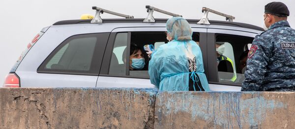 Контрольно-пропускной пункт при выезде из Эчмиадзина (17 марта 2020). Армавир - Sputnik Արմենիա