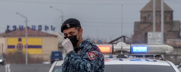 Контрольно-пропускной пункт при выезде из Эчмиадзина (17 марта 2020). Армавир - Sputnik Արմենիա