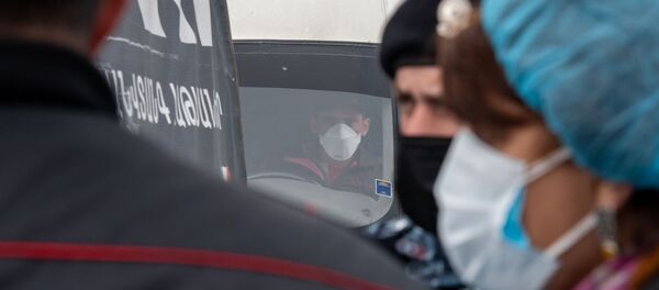 Контрольно-пропускной пункт при выезде из Эчмиадзина (17 марта 2020). Армавир - Sputnik Արմենիա