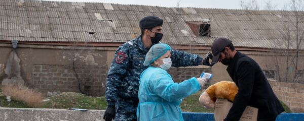 Контрольно-пропускной пункт при выезде из Эчмиадзина (17 марта 2020). Армавир Контрольно-пропускной пункт при выезде из Эчмиадзина (17 марта 2020). Армавир - Sputnik Արմենիա