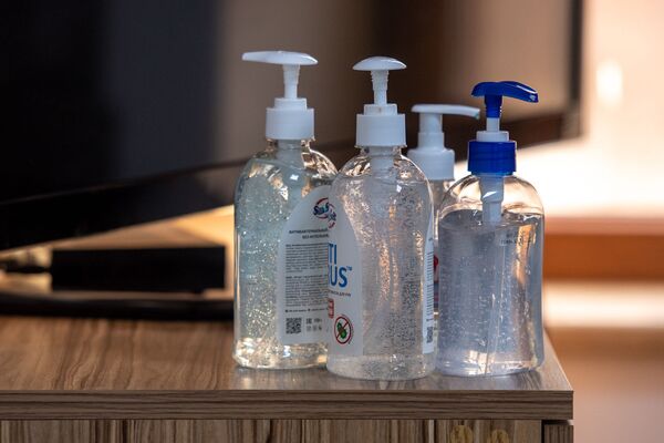 Алкогель с армянским абрикосом, или Как в стране изменилась индустрия антисептиков - Sputnik Армения