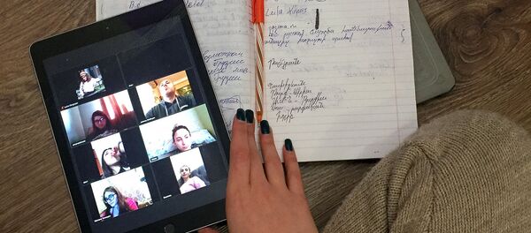 Студентка РАУ во время онлайн обучения - Sputnik Արմենիա