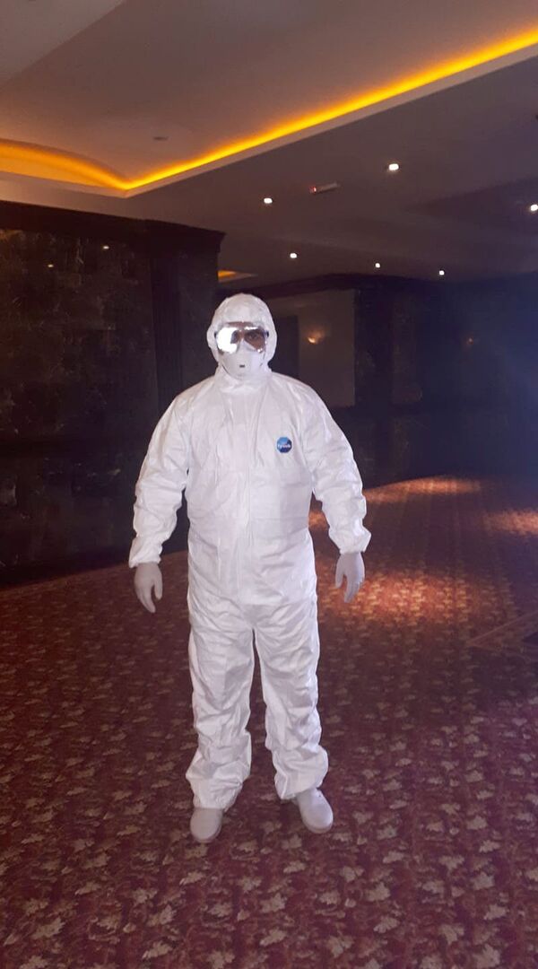 Проснулся – уже на работе: как живут и о чем шутят врачи карантинного отеля Цахкадзора Проснулся – уже на работе: как живут и о чем шутят врачи карантинного отеля Цахкадзора - Sputnik Армения