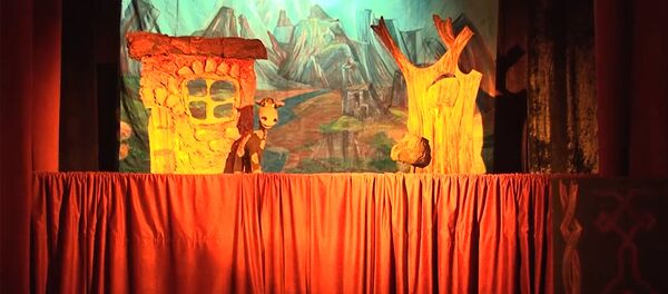 Скриншот с видео онлайн спектакля кукольного театра имени Степана Алиханяна в Гюмри во время карантина Скриншот с видео онлайн спектакля кукольного театра имени Степана Алиханяна в Гюмри во время карантина - Sputnik Արմենիա