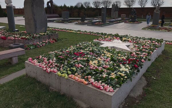 Пантеон в цветах (21 марта 2020). Еревaн - Sputnik Армения