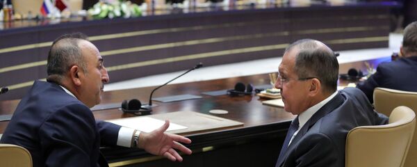 Министр иностранных дел Турции Мевлют Чавушоглу и министр иностранных дел РФ Сергей Лавров в президентском дворце в Анкаре - Sputnik Արմենիա