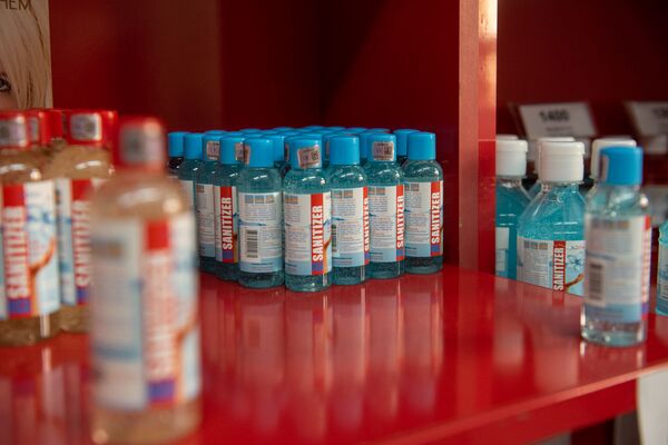 Алкогель с армянским абрикосом, или Как в стране изменилась индустрия антисептиков - Sputnik Армения