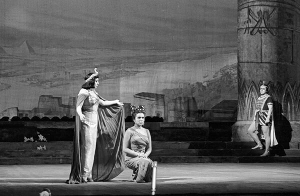 Не в кремлевский санаторий, а к армянам! Что связывало Галину Вишневскую с Арменией? - Sputnik Армения