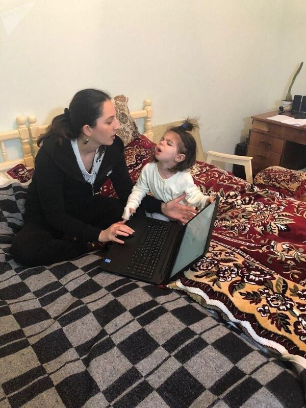 Дом, милый дом: как армянкам пережить изоляцию с бандой детишек и их главарем – мужем - Sputnik Армения