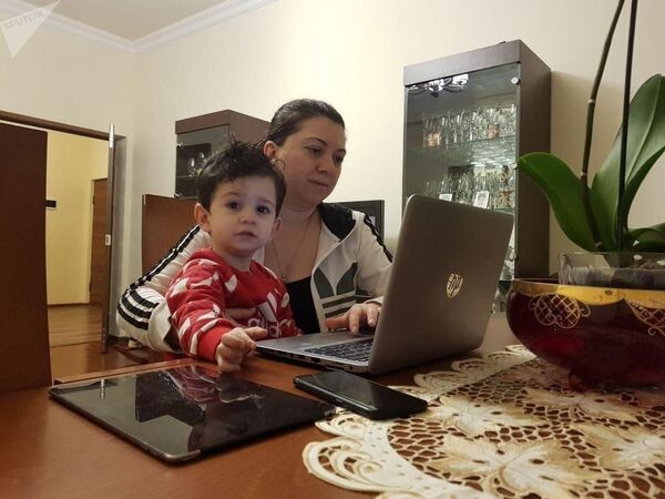 Дом, милый дом: как армянкам пережить изоляцию с бандой детишек и их главарем – мужем - Sputnik Армения