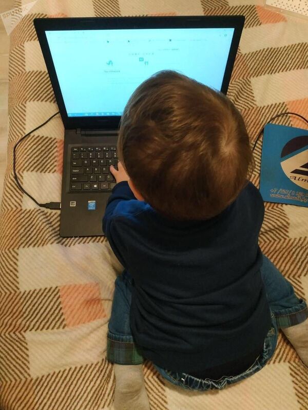 Дом, милый дом: как армянкам пережить изоляцию с бандой детишек и их главарем – мужем - Sputnik Армения