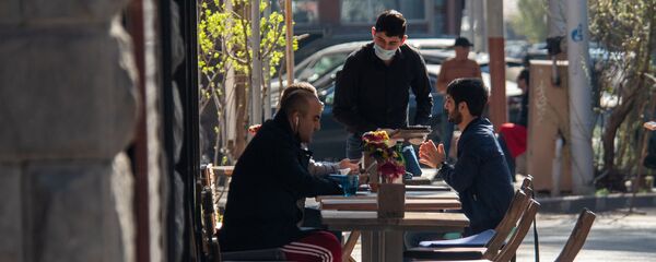 Уличные кафе во время чрезвычайной ситуации (23 марта 2020). Еревaн Уличные кафе во время чрезвычайной ситуации (23 марта 2020). Еревaн - Sputnik Արմենիա