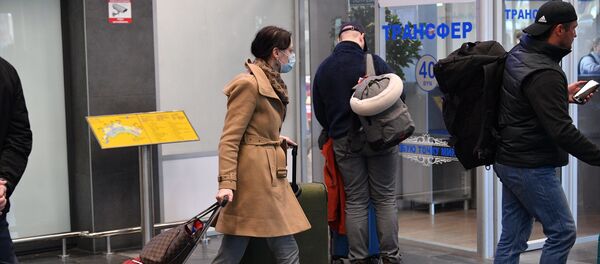 Пассажиры в аэропорту Минск Пассажиры в аэропорту Минск - Sputnik Արմենիա