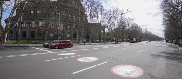 Как коронавирус изменил ритм жизни в Ереване Как коронавирус изменил ритм жизни в Ереване - Sputnik Армения