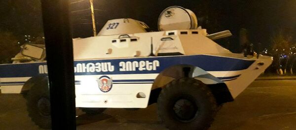 БРДМ  на улице Еревана (24 марта 2020). Еревaн - Sputnik Արմենիա