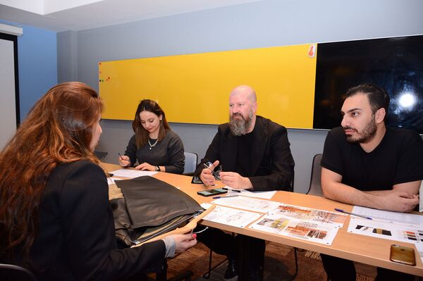 В Ереване прошел тренинг британского фэшн–эксперта Мартина Робертса - Sputnik Армения