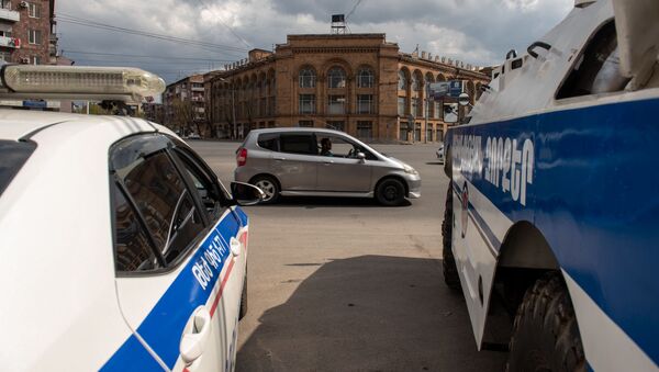 Бронетехника и полиция на улицах Еревана во время чрезвычайной ситуации (25 марта 2020). Ереван - Sputnik Արմենիա