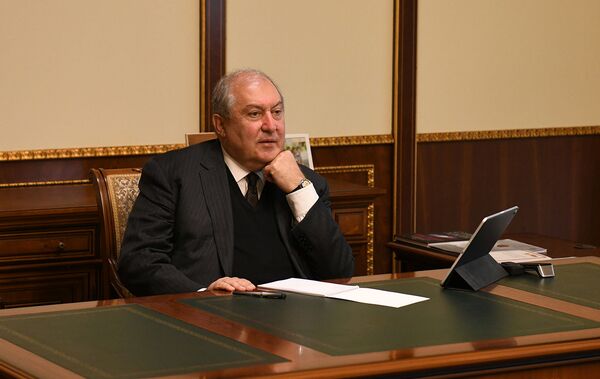 Армения получит в большом количестве аппараты искусственной вентиляции легких — Милошевич Армения получит в большом количестве аппараты искусственной вентиляции легких — Милошевич - Sputnik Армения