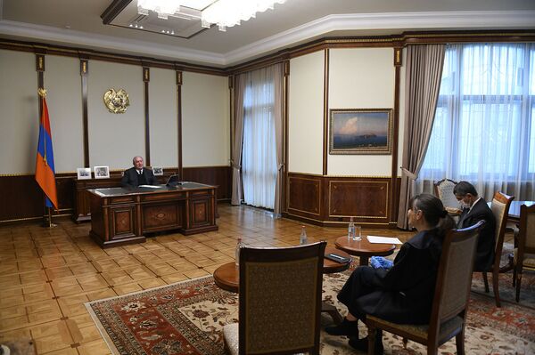 Армения получит в большом количестве аппараты искусственной вентиляции легких — Милошевич Армения получит в большом количестве аппараты искусственной вентиляции легких — Милошевич - Sputnik Армения