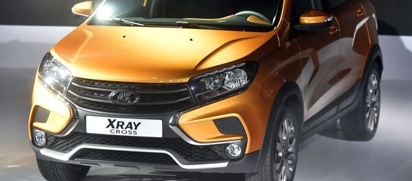 Автомобиль LADA XRAY Cross на Московском международном автомобильном салоне 2018. - Sputnik Армения