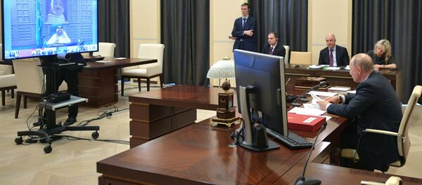 Президент России Владимир Путин (справа) принимает участие в видеоконференции с лидерами G20 (26 марта 2020). Москва Президент России Владимир Путин (справа) принимает участие в видеоконференции с лидерами G20 (26 марта 2020). Москва - Sputnik Արմենիա