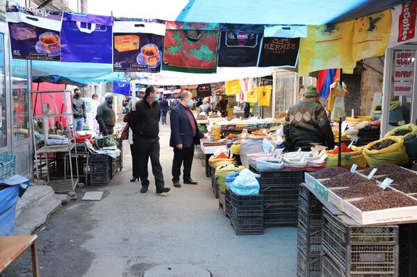 Արտակարգ դրություն՝ մարզպետի ու ոստիկանապետի հսկողությամբ. ինչ վիճակ է Գյումրիում - Sputnik Արմենիա