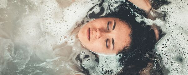 Девушка в ванной - Sputnik Армения